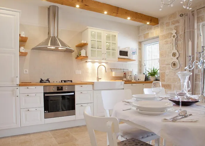 Antisin Nyaraló Zára