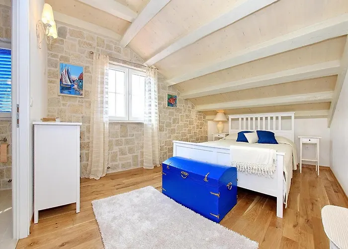 Nyaraló Antisin Zára