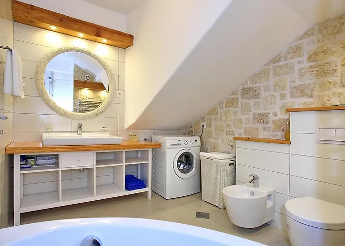 Antisin بيت للعطل *