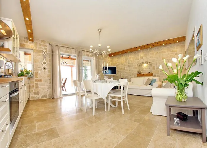 بيت للعطل Antisin *