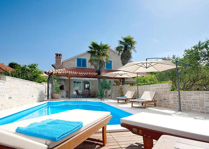 بيت للعطل Antisin